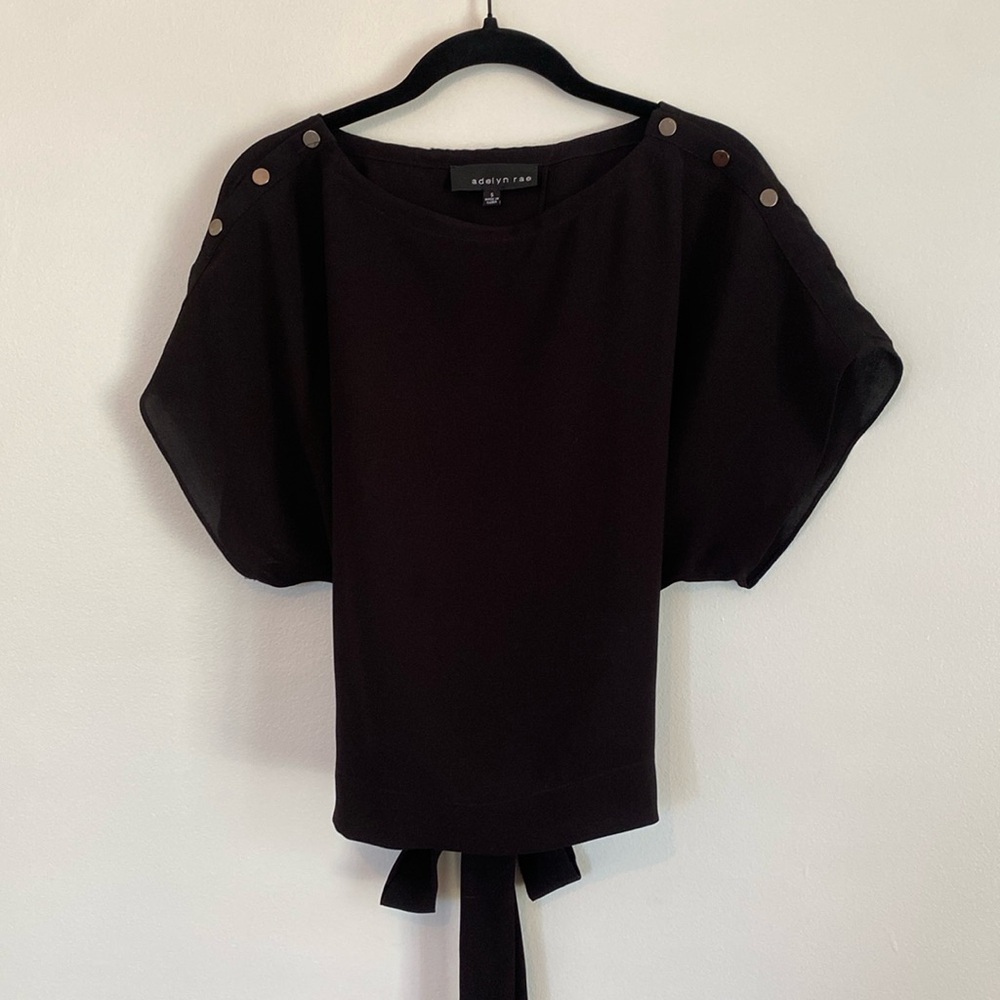 Adelyn Rae black top size small $20